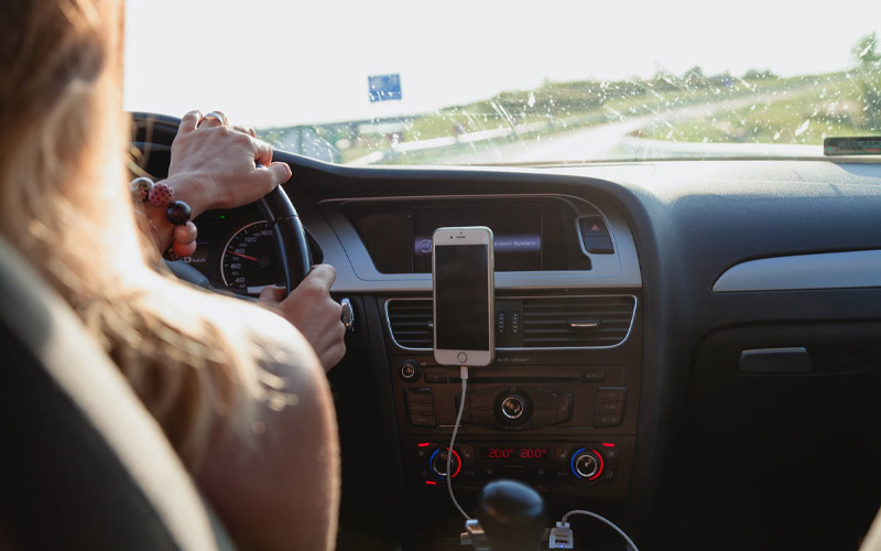 6 Things You Should Always Have in Your Car